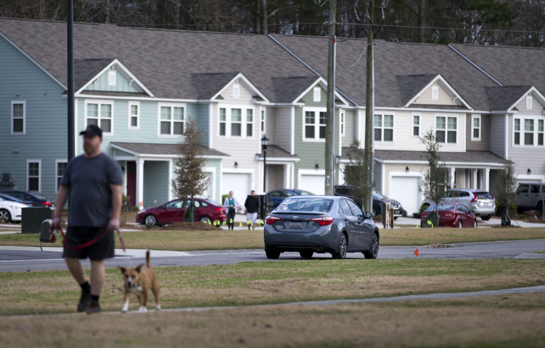 patroit blvd ouses pedestrians.jpg